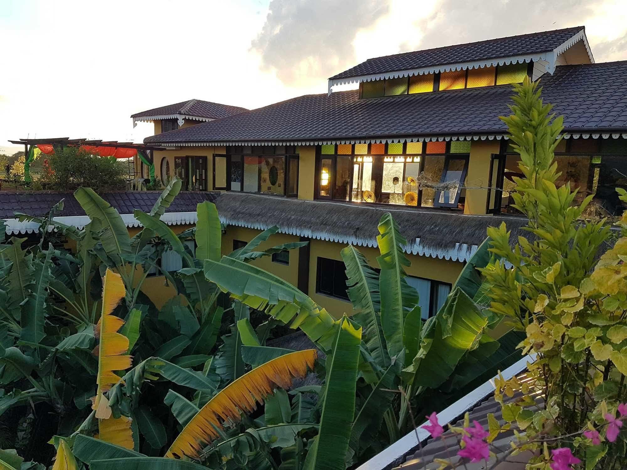 Thanakha Inle Hotel Науншве Екстер'єр фото