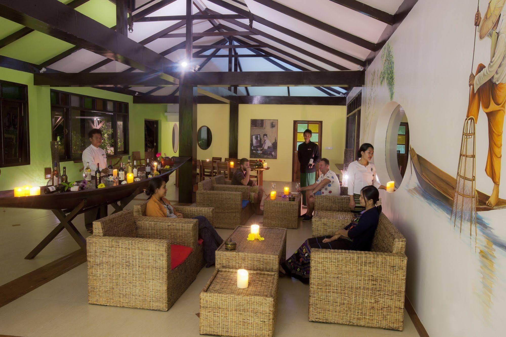 Thanakha Inle Hotel Науншве Екстер'єр фото